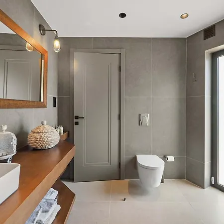 Apartment Kiki Few Minutes Walk To - Pool *